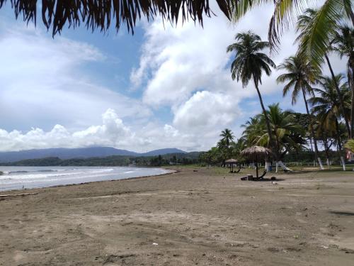 Hermoso aparta estudio con vista al mar in Maria Chiquita