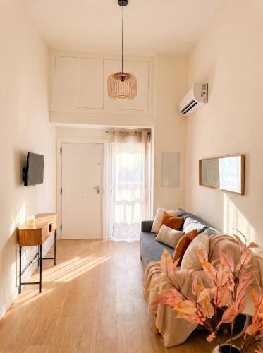 NEW! Riverside Triana Private entrance Sunset