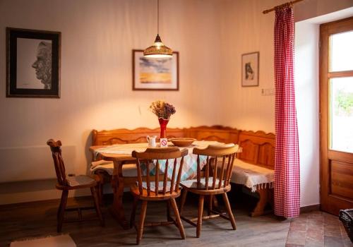 Gaia's Garden - Traditional Slow Living Farmhouse in Šupljak