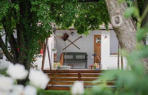Gaia's Garden - Traditional Slow Living Farmhouse in Šupljak