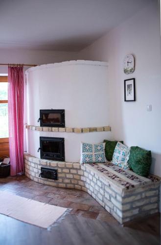 Gaia's Garden - Traditional Slow Living Farmhouse in Šupljak