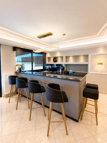 Ionian Hospitality Hotel - Fully Renovated - Seafront in 埃皮斯科波斯