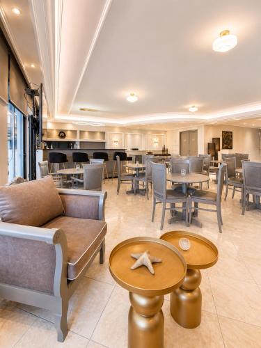 Ionian Hospitality Hotel - Fully Renovated - Seafront in 埃皮斯科波斯