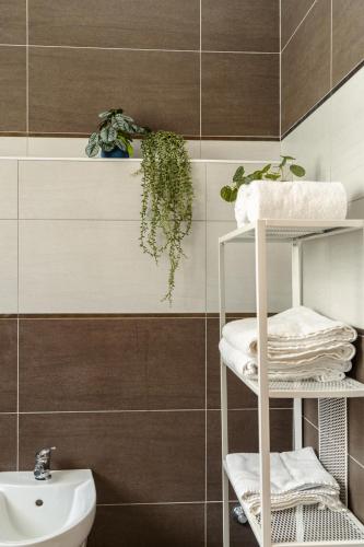 Bathroom, The Palms in Liberta