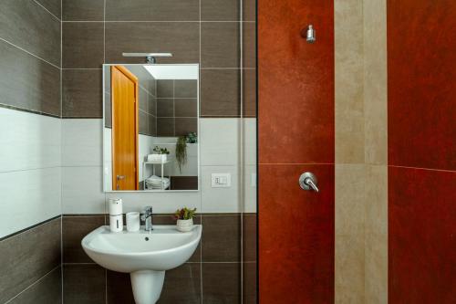 Bathroom, The Palms in Liberta