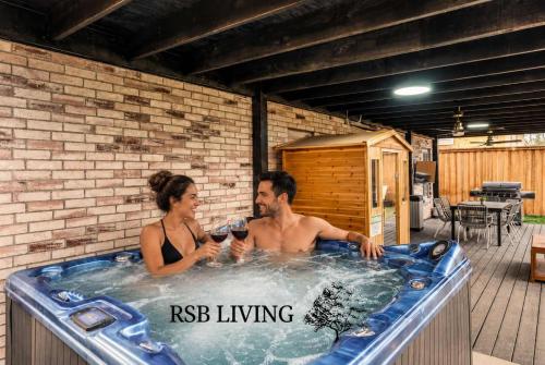 Elite 5BR 3,5BA Holiday Home with Game Room, Hot Tub, & Sauna – khách sạn tại Grand Prairie
