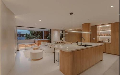 Espectacular apartamento con jacuzzi, recien remodelado, Poblado, Medellin