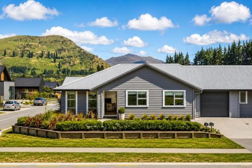 Spacious Family Mountain View Retreat, 4 Bedroom – khách sạn tại Lower Shotover