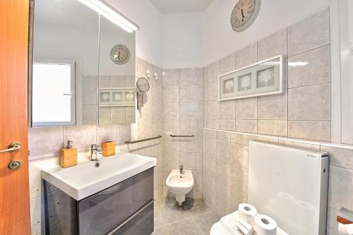 Residenza Lungolago Melide for 5 - Happy Rentals - image 3