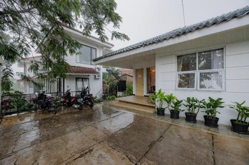 Entrance, RedDoorz @ Batutulis Bogor Villa Papatong by M in Batutulis