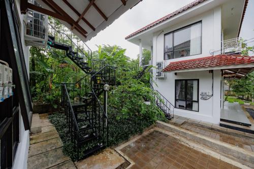 Entrance, RedDoorz @ Batutulis Bogor Villa Papatong by M in Batutulis