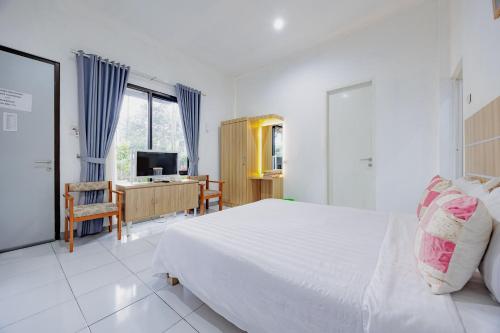 RedDoorz @ Batutulis Bogor Villa Papatong by M in Batutulis