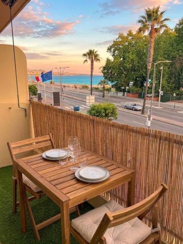 Suite Vue Mer avec sa Terrasse à 50m de la Plage