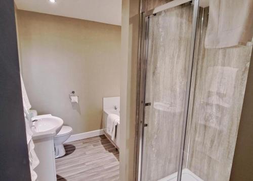 2 bedrooms, 4 beds