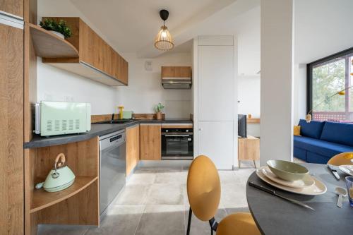 Renovated apartment with balcony and parking in Vallon de Coste