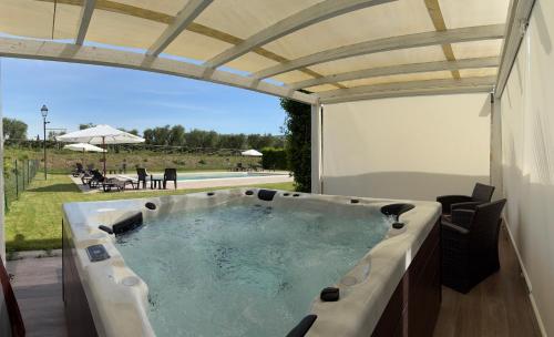 Karstais baseins, Agriturismo Villa Luisa in Calvi