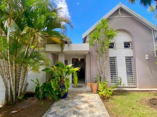 villa plaisance 3 chambres avec piscine privée (villa plaisance 3 chambres avec piscine privee) in แบ มาโอล