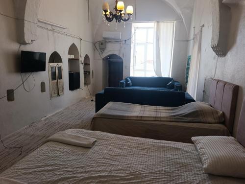 2 queen beds