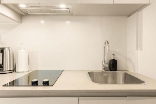 Modern 2-Person Studios - image 5