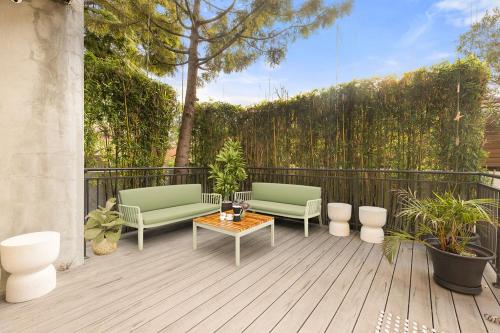 Közös társalgó / TV, Modern and comfortable 2-Person Studios in Mosman