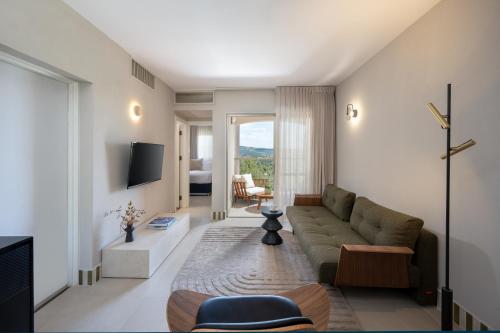 Facilities, Tzuba Hotel in Tzova