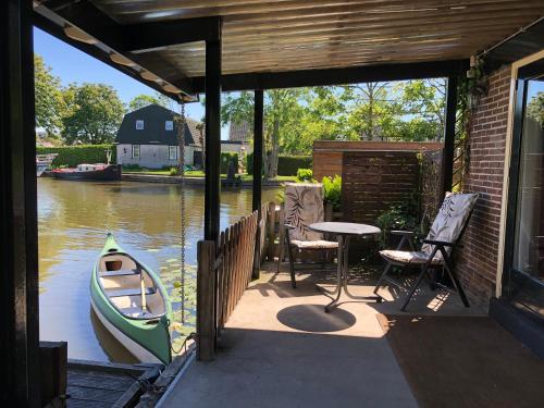 Atelier aan het water in Broek Op Langedijk