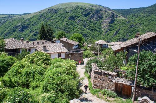 Kilátás, Krychma Bratyata Guest House in Kovachevitsa