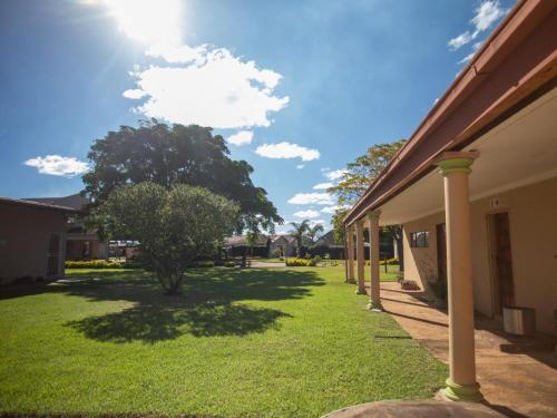 Dārzs, Tswingwana Guest Lodge in Westonaria