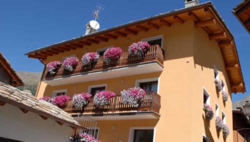 Residence Au Vieux Grenier - Accommodation - Cogne