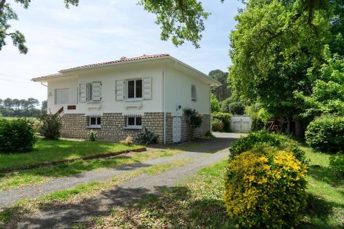 Ground floor apartment, garden bikes ,between lake and ocean