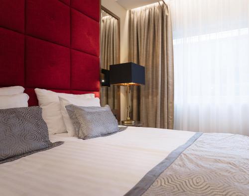 V Spa & Conference Hotel - image 8