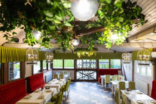 Restaurante, Hotel Restaurant Vizit in Truskavets