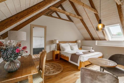 2 twin beds