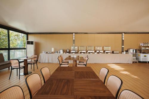 Restaurant, Seawind Cloudcrest Resort in Semporna Suburb
