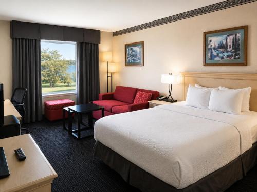 Ramada by Wyndham Trenton in Quinte West (ON)