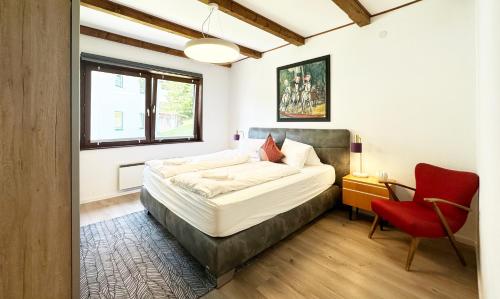 Family Friendly Chalet - Central with Beautiful Mountain Views 2