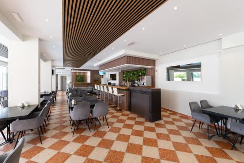 Ресторант, Angelina Hotel & Apartments in Корфу