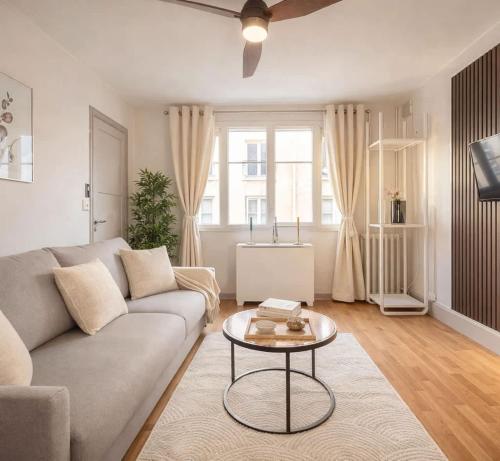 Porte de Versailles - Executive studio with lift