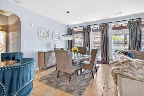Large home Welcoming for Large Groups and Families in Cedar Hill