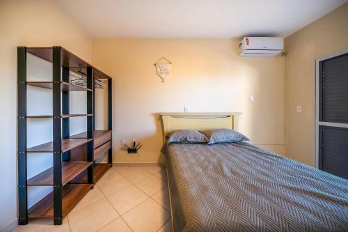 Casa para Temporada na Praia de Mariscal | 4 Quartos Jardim e Espaço Gourmet a Metros do Mar - image 2