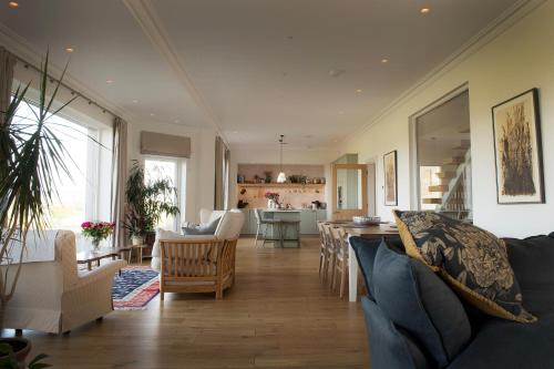 virtuve, Farmhouse with Loch Views in Gartocharn