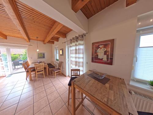Premium-Ferienhaus Herbstprinz im Feriendorf Altes Land direkt an der Elbe in Hollern-Twielenfleth