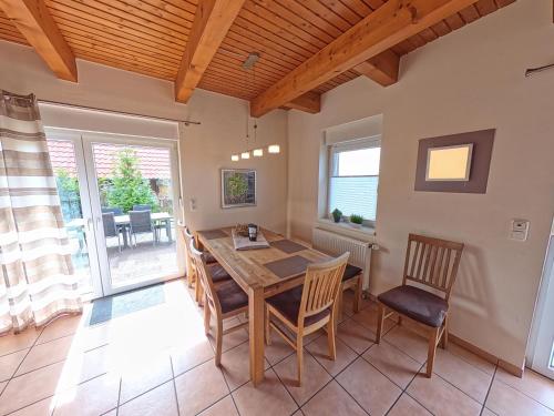 Premium-Ferienhaus Herbstprinz im Feriendorf Altes Land direkt an der Elbe in Hollern-Twielenfleth