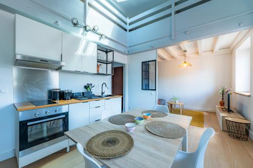 Le Charles 59 - Studio au coeur de Saint-Étienne - Location saisonnière - Saint-Étienne