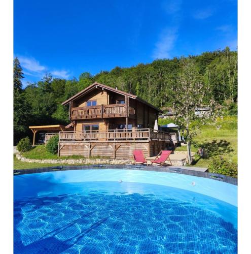 Chalet d'exception avec jacuzzi sauna et piscine - proche station du retord gîte à louer Forêt de Cormaranche