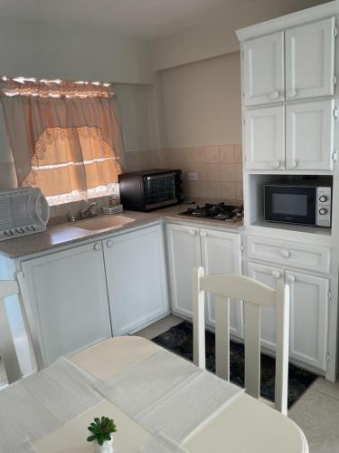 Cocina, Melrose Beach Apartments in Christ Church