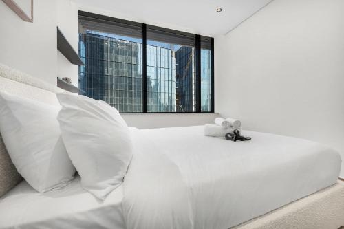 Free housekeeping visits during your stay - StayShort - Premium DIFC Urban Retreat - Stylish Studio Stay for 2 - image 12