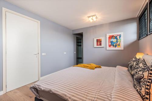 Luxurious 4-Room Water Villa in Amsterdam - image 2