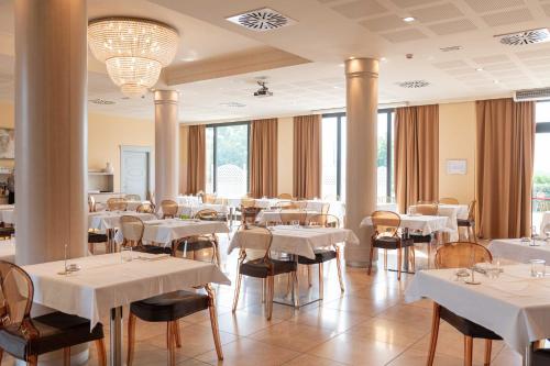 Restaurante, Grand Hotel Forli in Forli