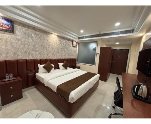 Royal with - Group Name Hotel Double R- comfort stay in Main Bazar New Delhi photo 4